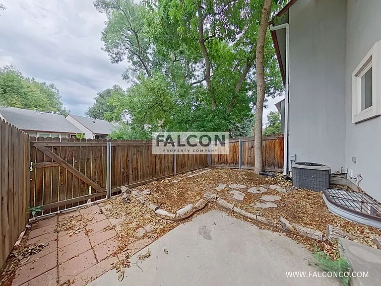 673 Shooks Ln — Photo 21