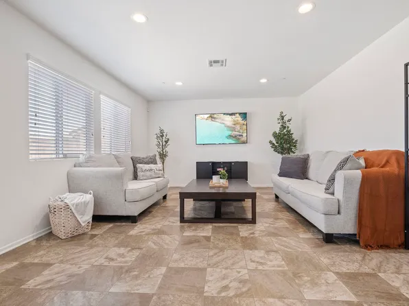 11738 Beckington Pl, Victorville, CA 92392