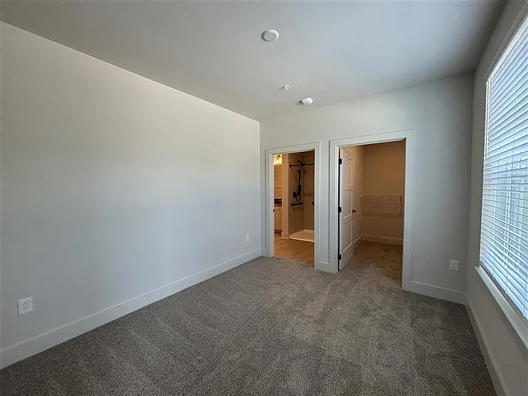District on the Etowah Apartments — Photo 1528