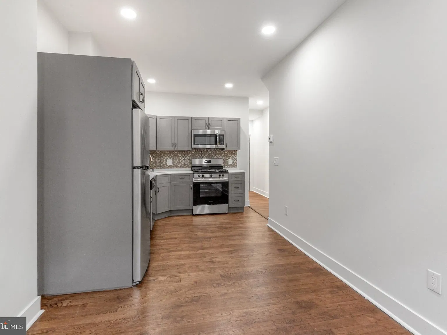 1 bed, 2.0 bath, 1334 sqft, $1,650 — Photo 2