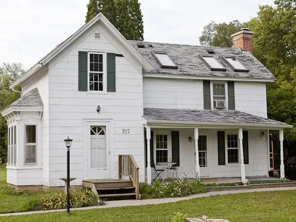 317 State St, Mazomanie, WI 53560