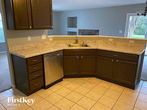 4th image of 5874 Crystal Pond Blvd