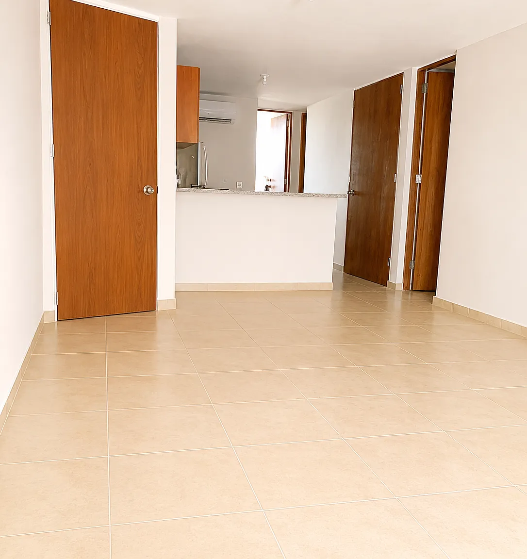 3 bed, 1000 sqft, $1,400 — Photo 4