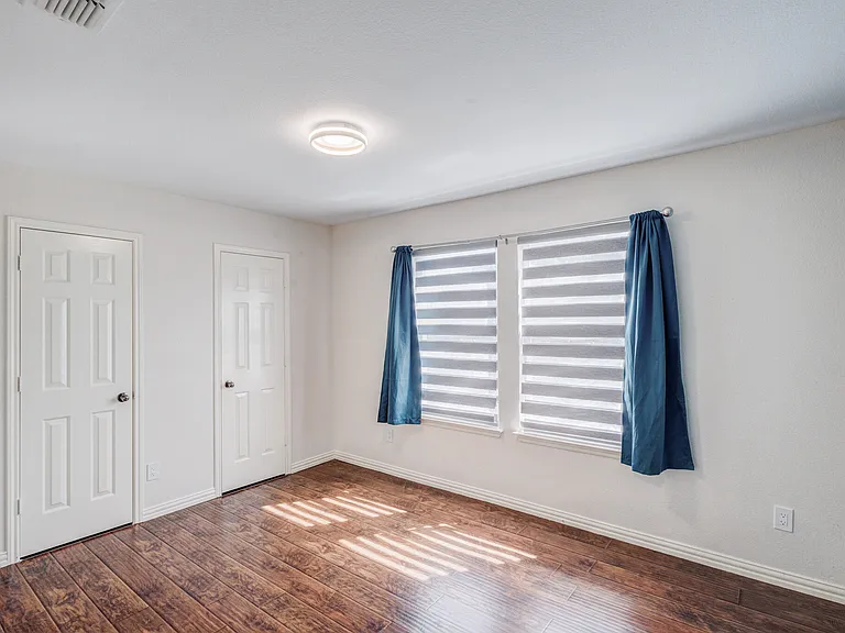 519 Darlene Trl — Photo 8