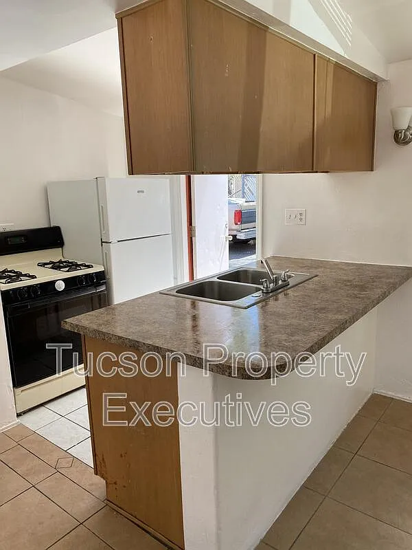 2 bed, 1.0 bath, 650 sqft, $969 — Photo 3