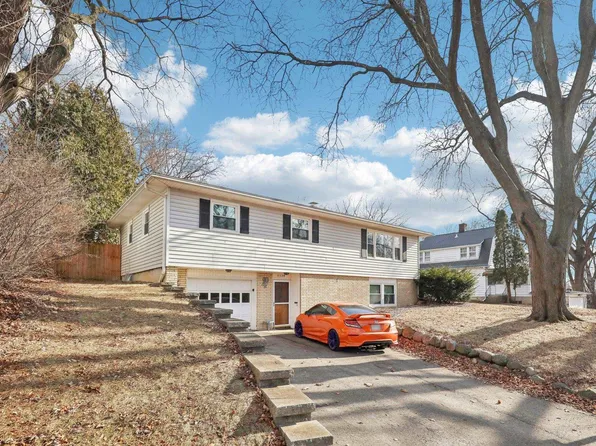 5529 Greenleaf Dr, Madison, WI 53713
