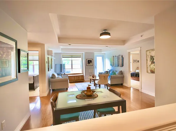 476 Main St #302, Mahone Bay, NS B0J 2E0