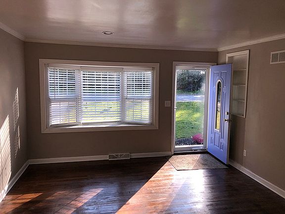 Living Room w/ Bay Window
