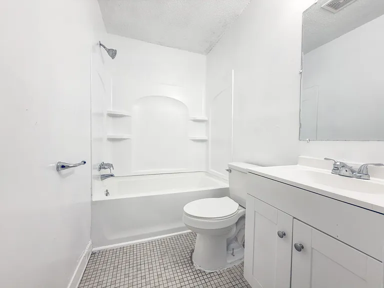 1815 Sumner Ave — Photo 2