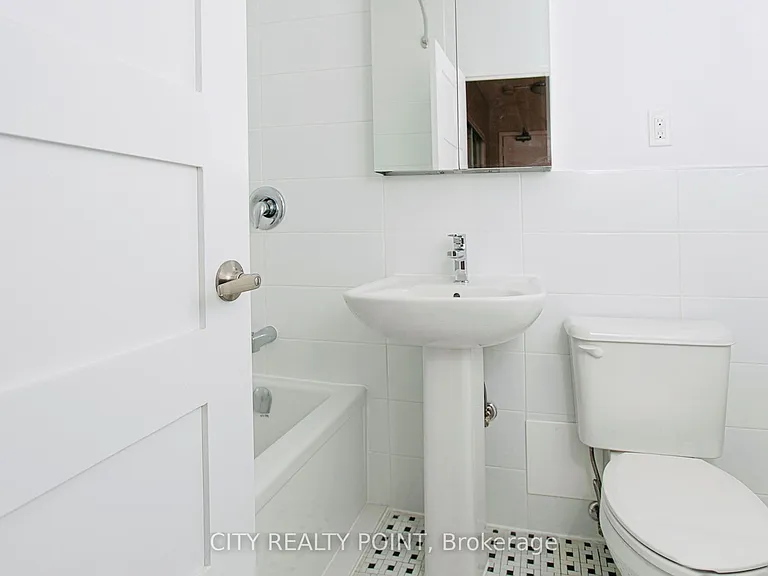 1291 Bayview Ave N #102 — Photo 3