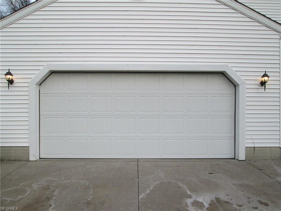 2nd image of 395 Thomas Alva Dr