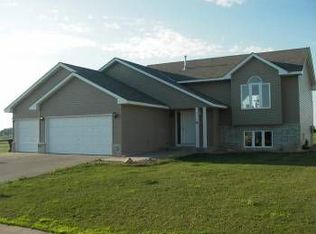 498 W Overlook Dr, Ellsworth, WI 54011