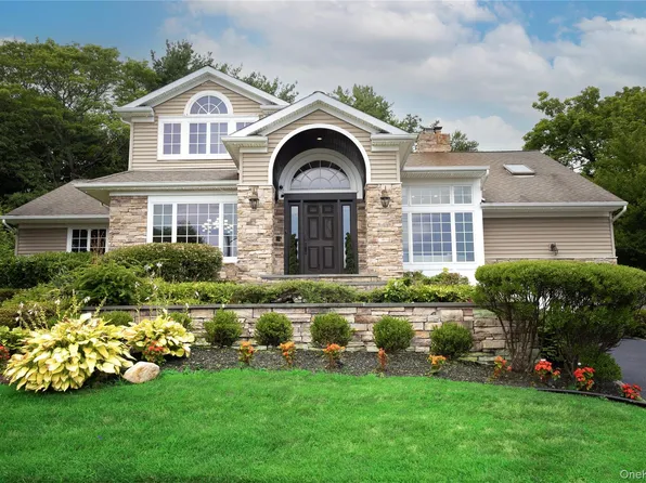 10 Hazelwood Court, Jericho, NY 11753
