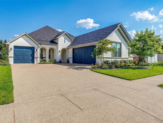 2717 River Path Ct, Burleson, TX 76028