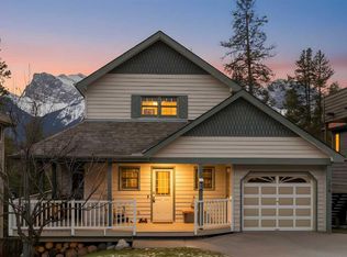 204 NE Benchlands Ter, Canmore, AB T1W1G1