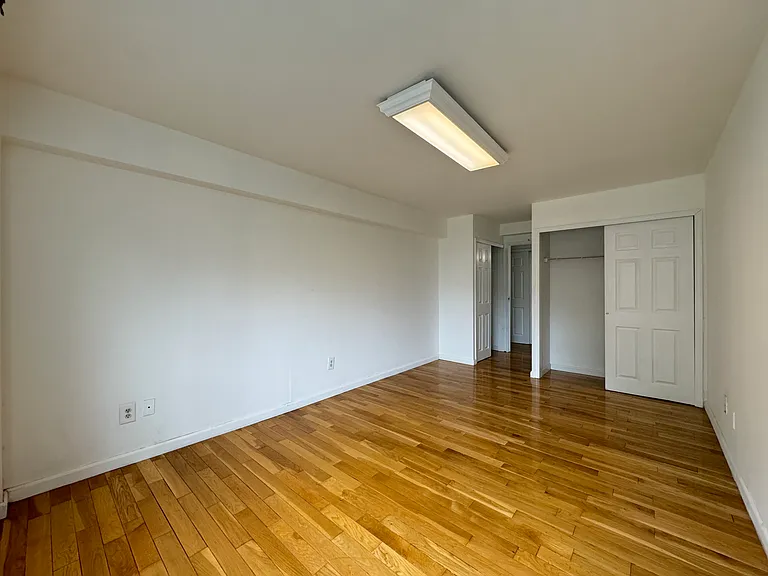 333 Grand Ave #2R — Photo 9