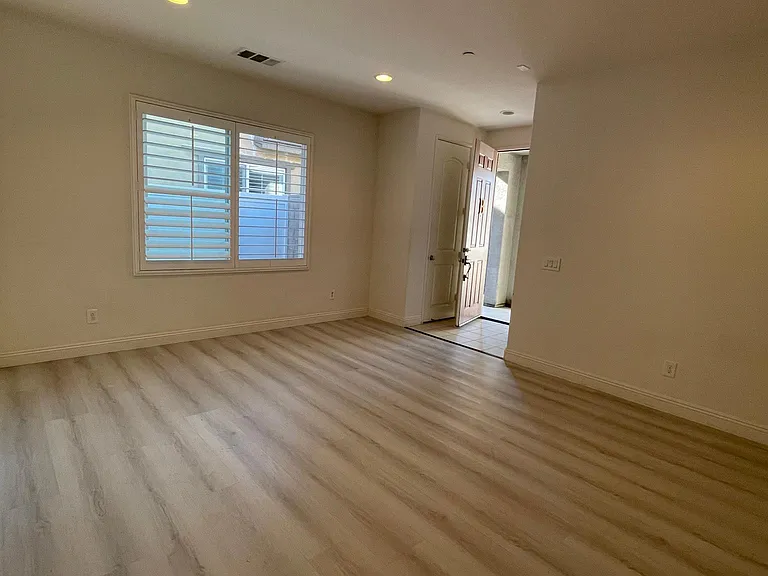 13935 Barnett Ln #B — Photo 17
