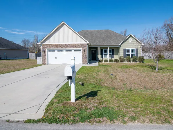 103 Prelude Dr, Richlands, NC 28574
