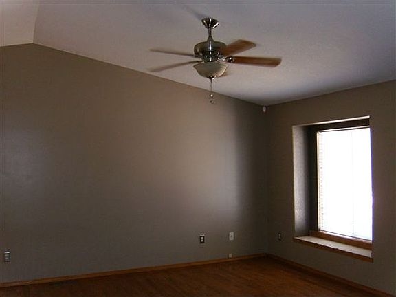 2213 Bryant, Living room