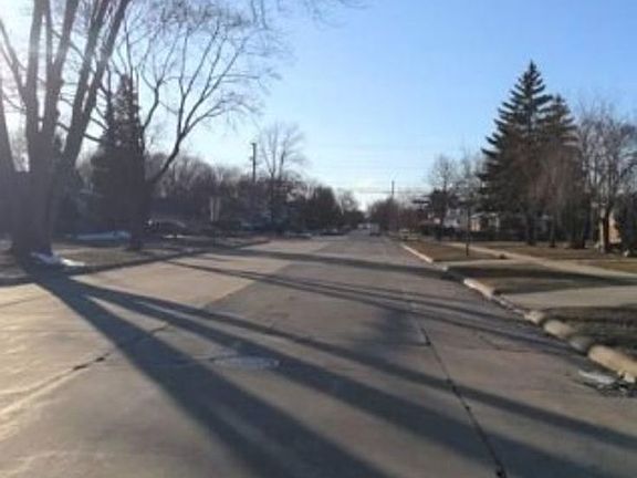 Exterior Neighborhood (street photo)