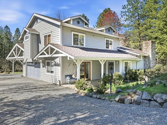 916 Ferry Rd, Grants Pass, OR 97526