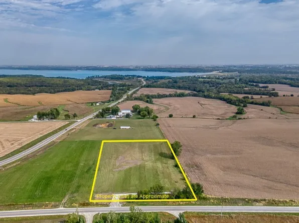 1078 Highway G46, Knoxville, IA 50138