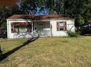 2438 SW Hillcrest Rd, Topeka, KS 66614