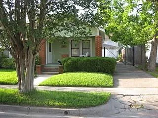 2 bed, 1.0 bath, 1106 sqft, $2,700 — Photo 2