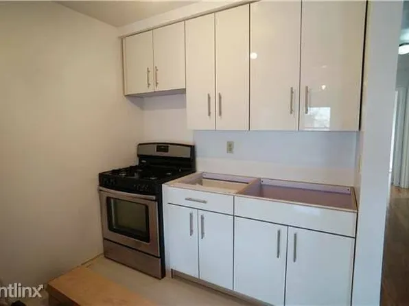 60 Sharon St, Brooklyn, NY 11211