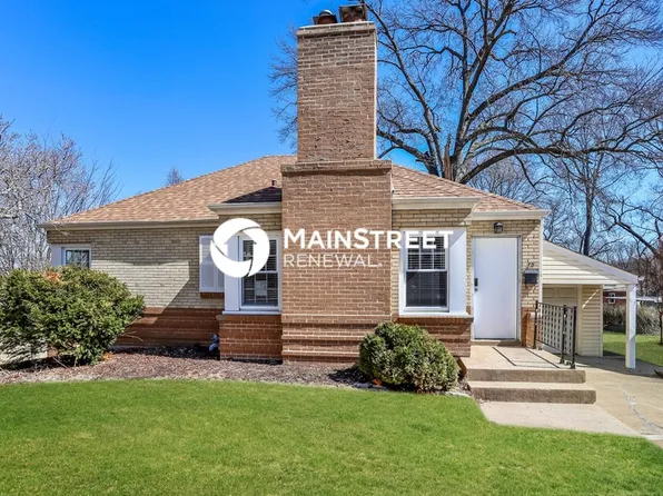15 Spring Dr, Florissant, MO 63031