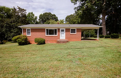 120 Brooks St Photo 1