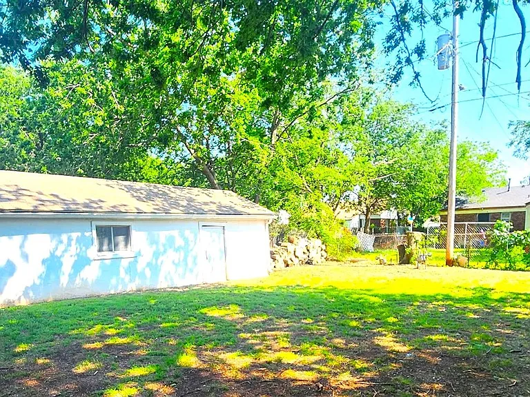 522 E Curtis Dr — Photo 24