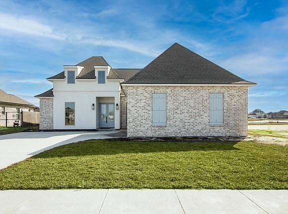 2nd image of 225 Cove Pointe Dr