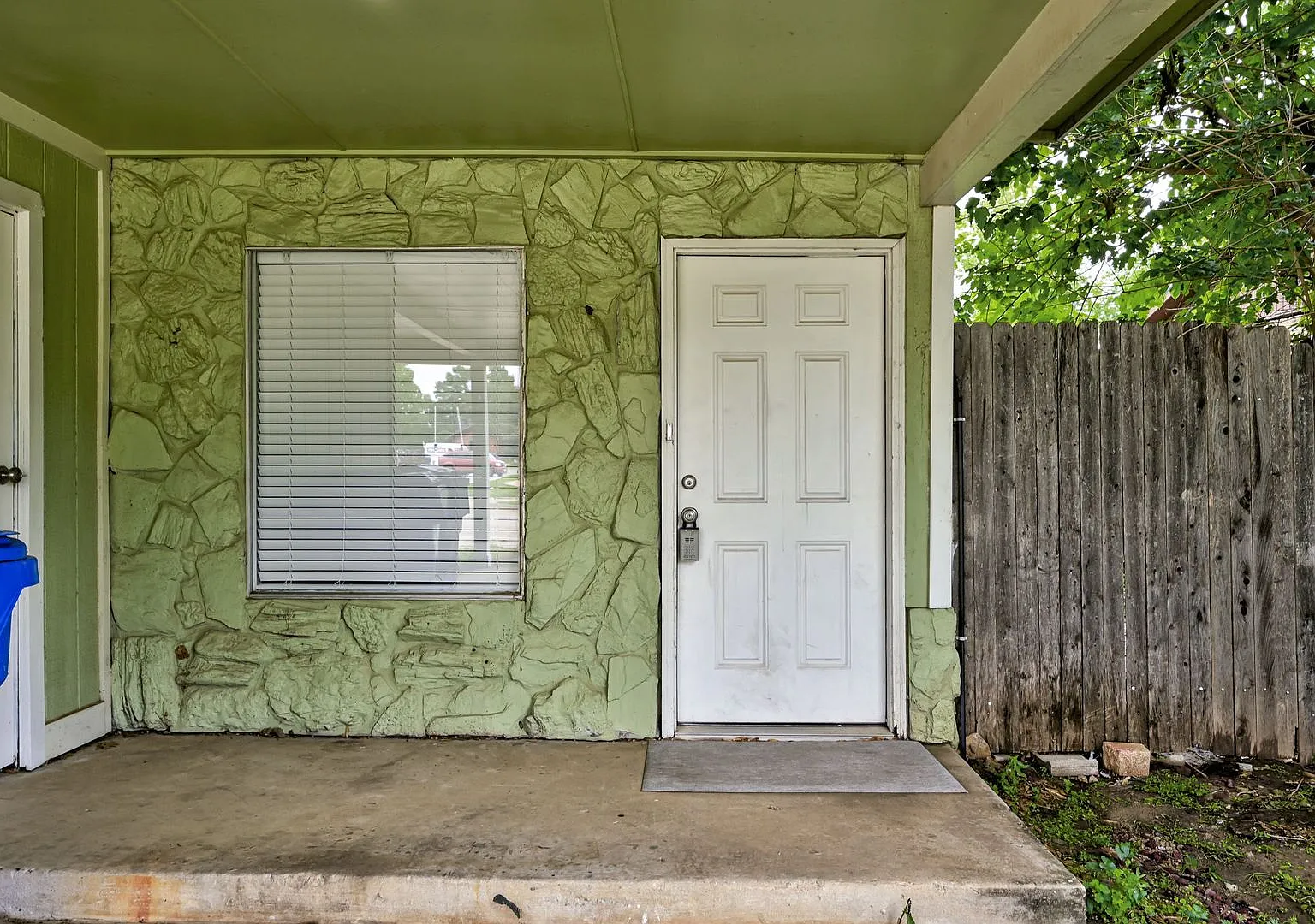 Fantastic 2 Bed/ 1.5 Bath Located in Norman — Photo 3