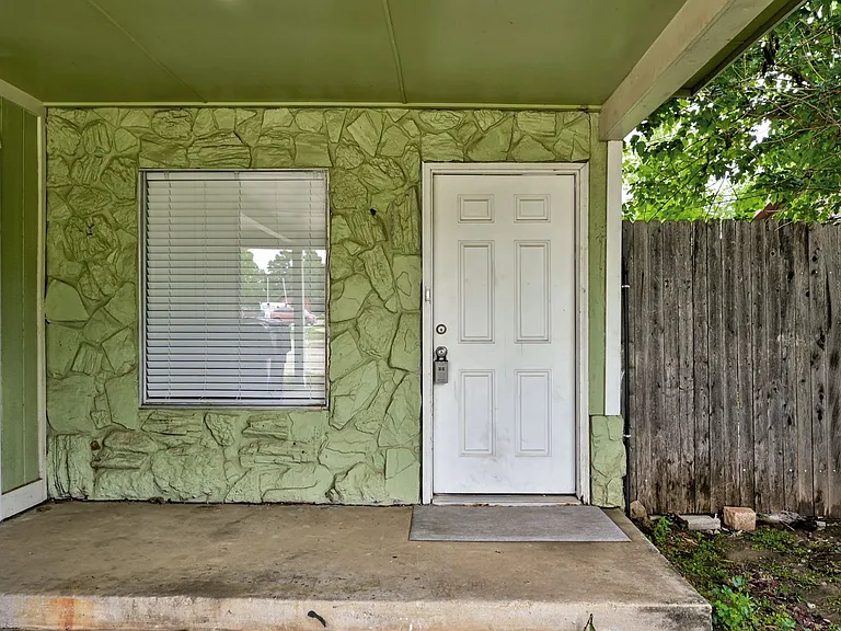 1709 Beaumont Dr #1711 — Photo 3