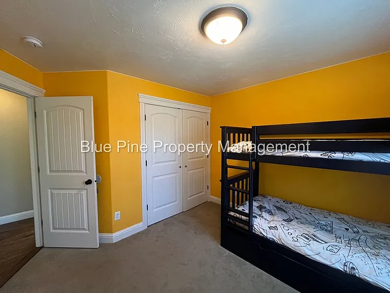 340 Chateau Dr #1 — Photo 19