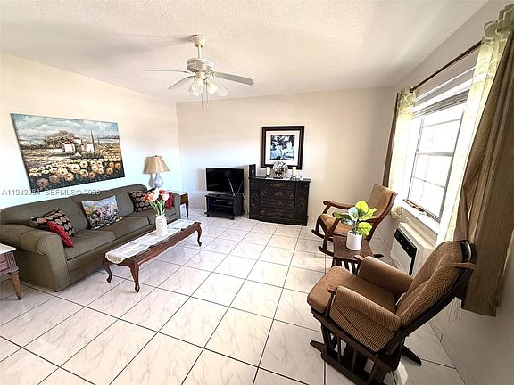 3rd image of 17000 NE 14th Ave APT 206