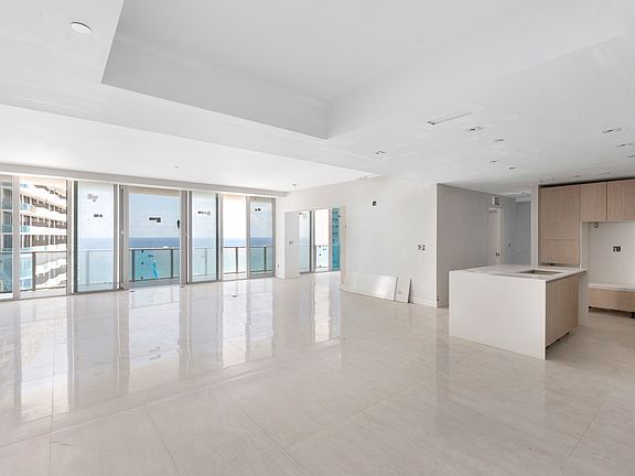 4th image of 3100 N Ocean Dr #Zd1p9w