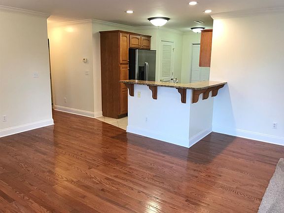 3rd image of 112 Leonardwood Dr Unit 101