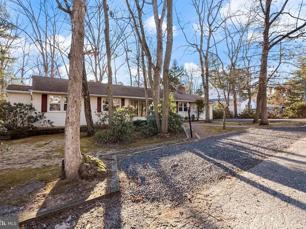 172 Tontonava Trl, Medford Lakes, NJ 08055