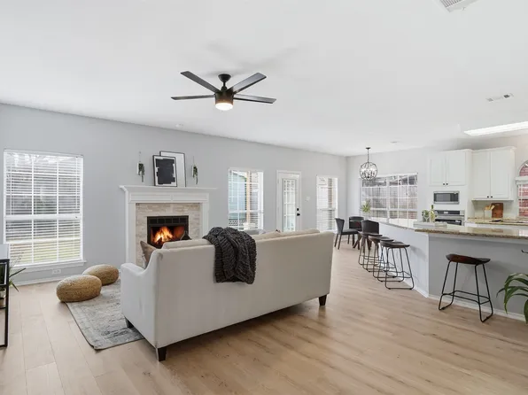 4304 Vine Ridge Ct, Arlington, TX 76017