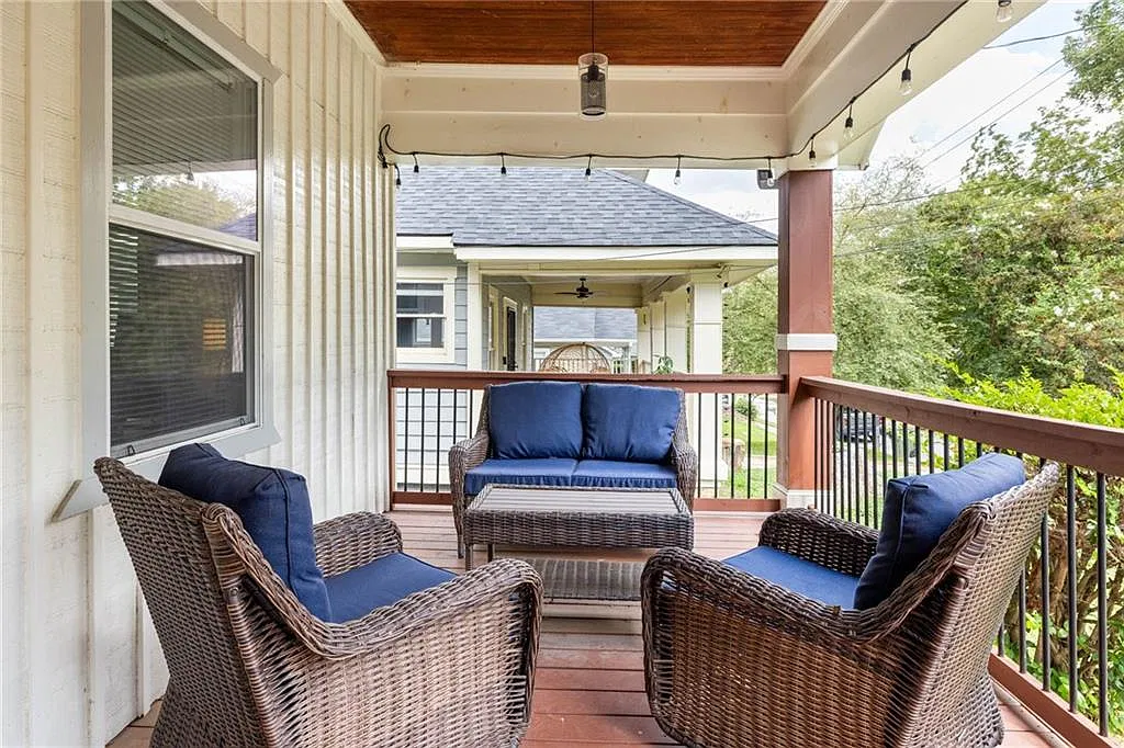 3 bed, 2.0 bath, 1600 sqft, $3,200 — Photo 3