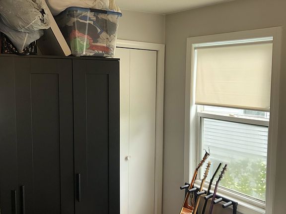 3rd image of 64 Carlisle St #1