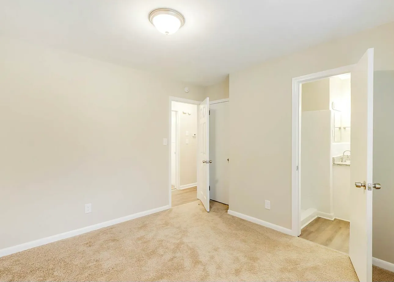 3 bed, 1744 sqft, $2,095 — Photo 2