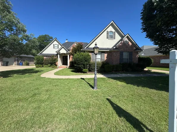 106 Horseguards Ave, Bossier City, LA 71111