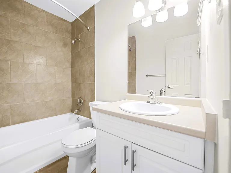 17 Barker St — Photo 18