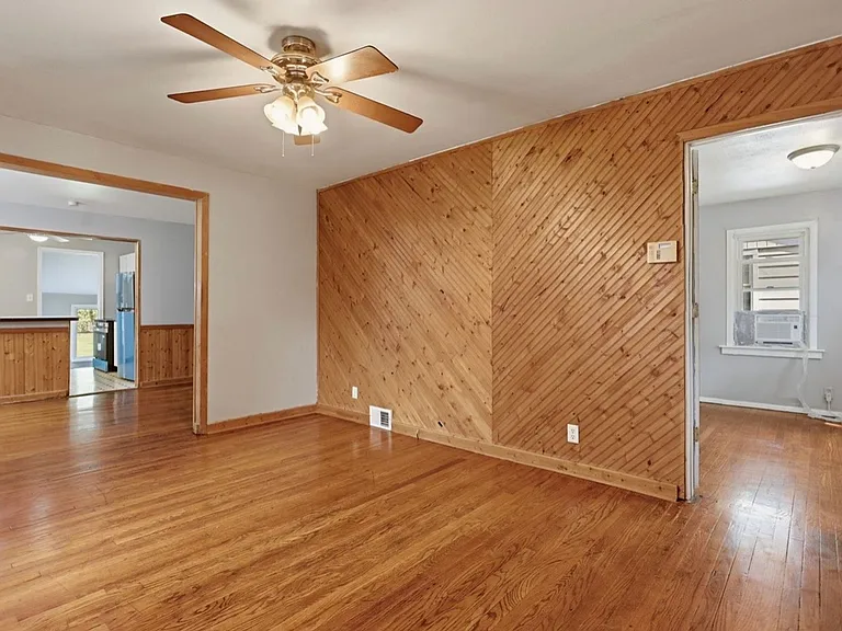 217 Alice St — Photo 5