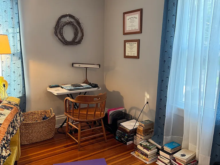722 Columbia Tpke — Photo 5