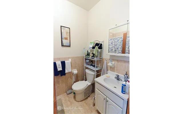 Rented by Douglas Elliman | media 27