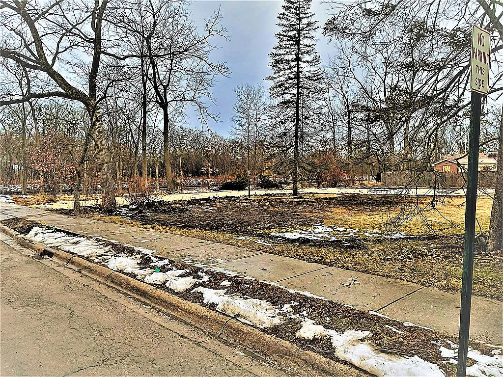 271 Mary St photo 1